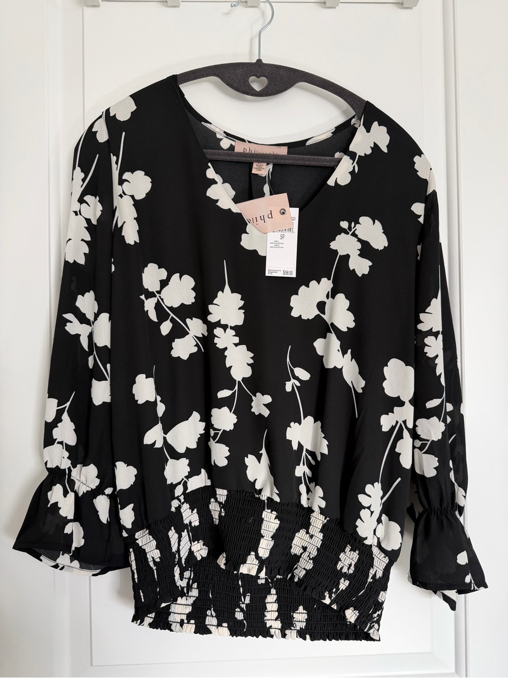 Philosophy NWT Black & White Floral V-Neck Smocked Hem Blouse (size S)